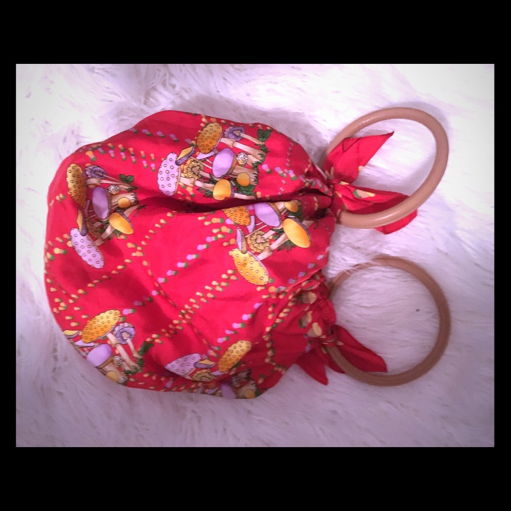 New 100% silk reversible Pouch style purse